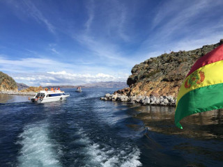 Bootsfahrt von den Sonneninsel nach Copacabana und weiter im privaten Transfer nach La Paz