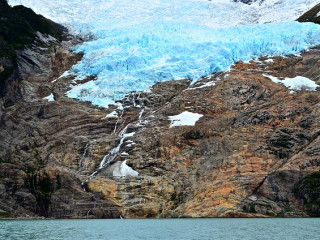 Navegação ao Glaciar Balmaceda e Serrano e Estância