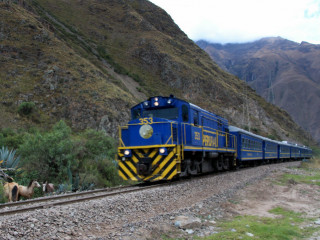 Zugfahrt von Ollantaytambo nach Aguas Calientes