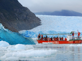 Glacier Los Exploradores