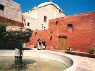 AREQUIPA : city-tour à pied (avec marché et couvent Santa Catalina)