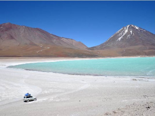 Regular tour in Jeep Geysers Sol de Mañana and Laguna Verde