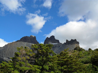 One way hike to Los Cuernos lookout point